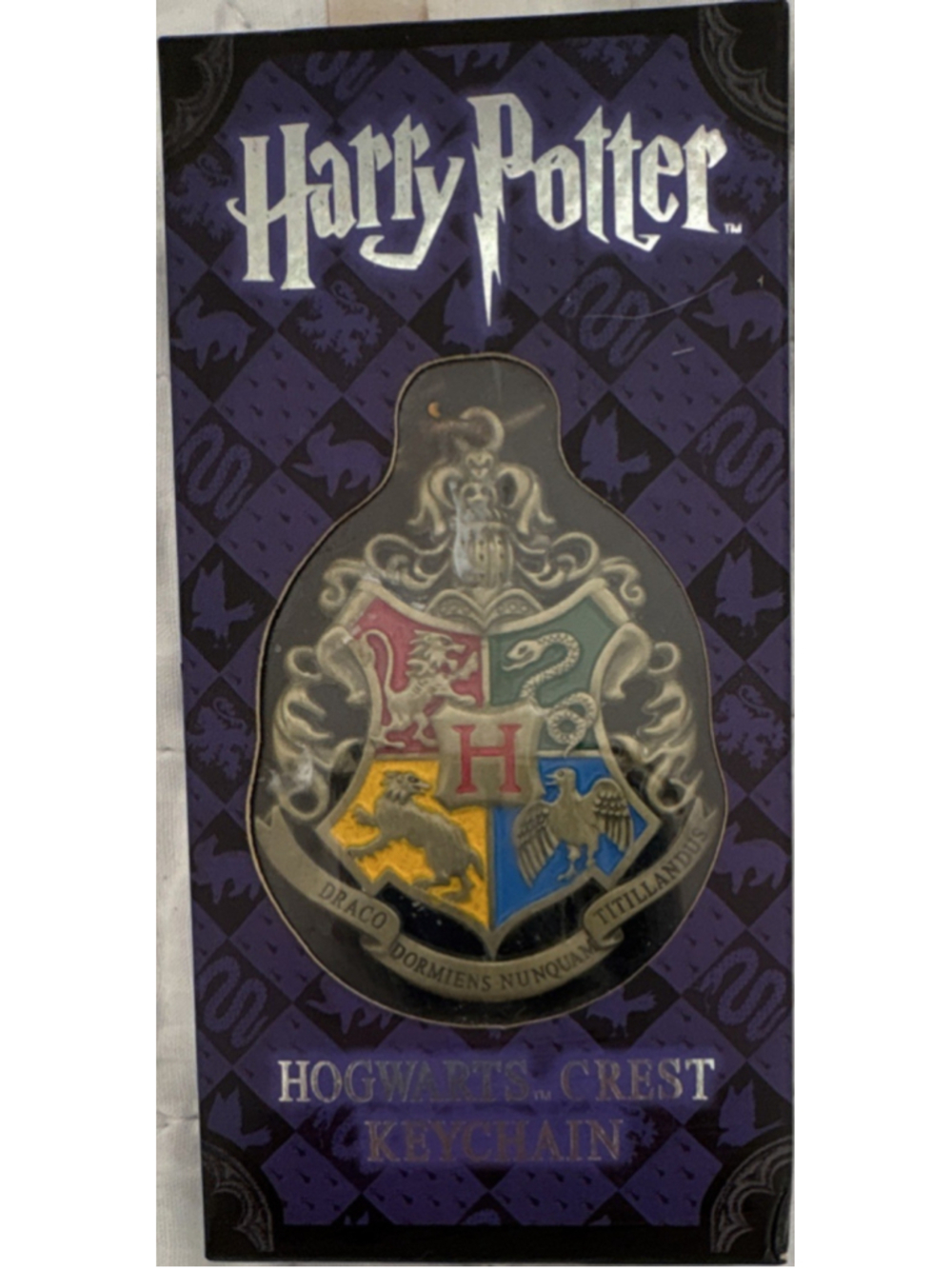The Noble Collection Harry Potter Hogwarts Crest Keychain NN7681